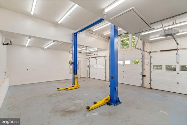Garage, Interior