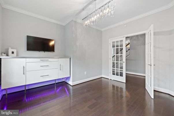 Interior, Pendant Lights, Wood Texture Flooring