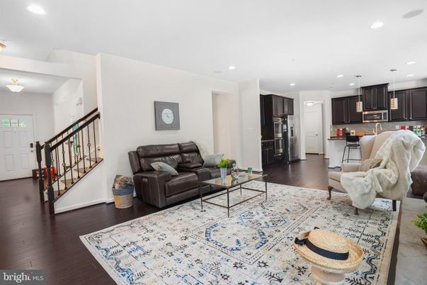 Interior, Kitchen, Living room, Pendant Lights, Recessed Lighting, Wood Texture Flooring