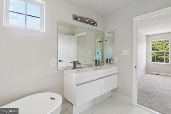 Bathroom, Dual Sink Vanities, Interior
