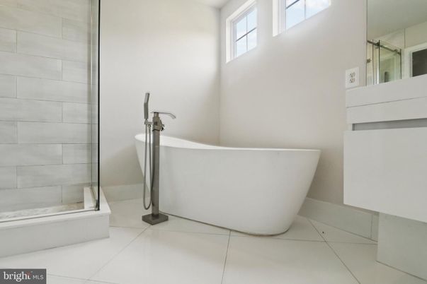 Bathroom, Free Standing Baths, Glass Shower, Interior