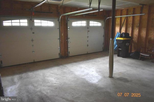 Garage, Interior, Wooden Walls