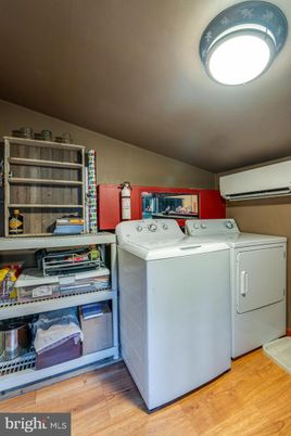 Interior, Washer, Wood Texture Flooring