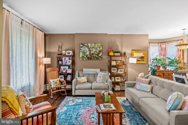 Interior, Living room, Pendant Lights, Wood Texture Flooring
