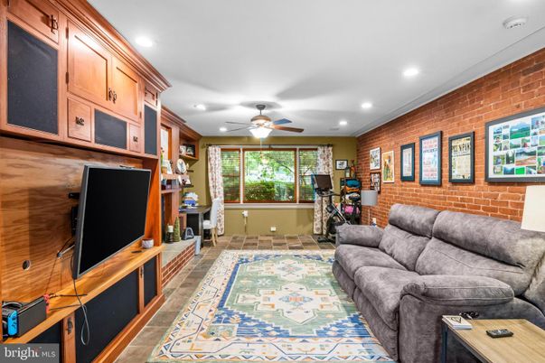 Fitness Equipment, Interior, Living room, Recessed Lighting, Stone Walls