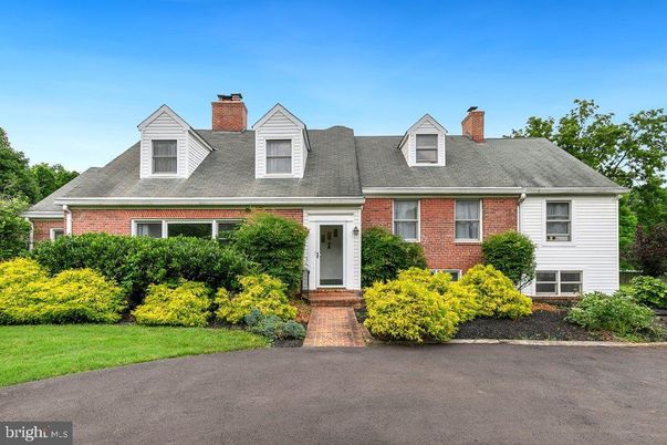 Exterior, Facade, Brick Facade, Cape Cod