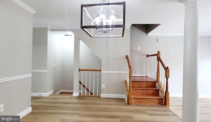Interior, Pendant Lights, Wood Texture Flooring