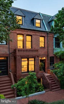 Attached, Exterior, Facade, Brick Facade, Rowhouse