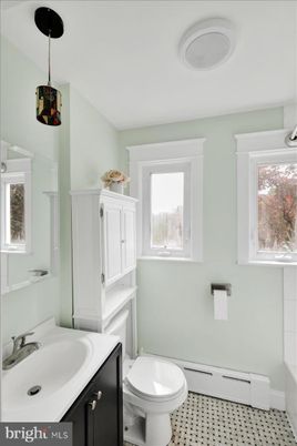 Bathroom, Interior, Pendant Lights