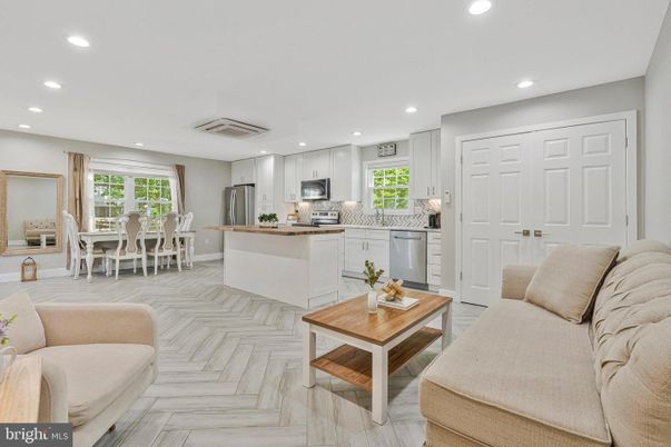 Dining room, Interior, Kitchen, Living room, Recessed Lighting, Stainless Steel Appliances