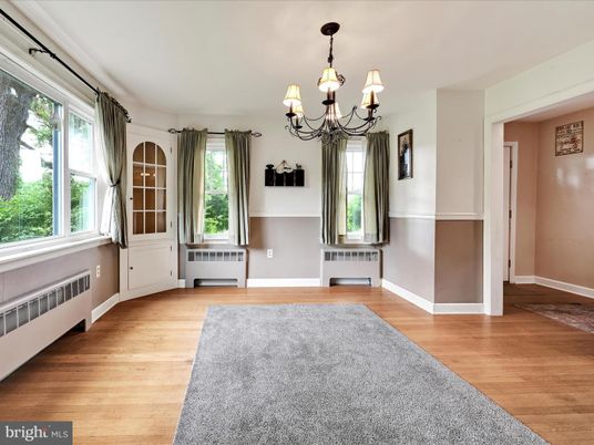 Chandelier, Empty room, Interior, Wood Texture Flooring