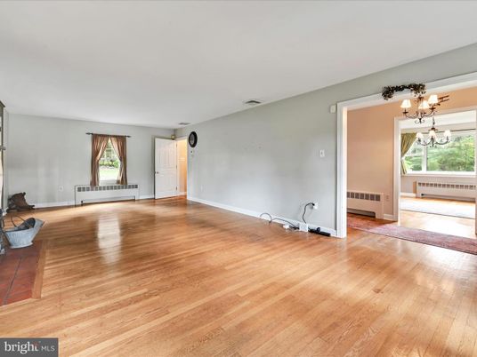 Chandelier, Empty room, Interior, Wood Texture Flooring