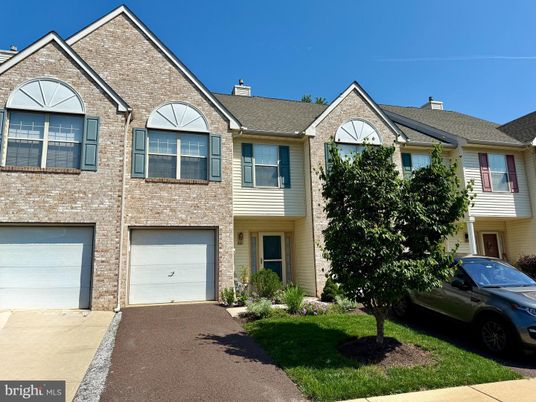 Attached, Exterior, Facade, Brick Facade, Rowhouse