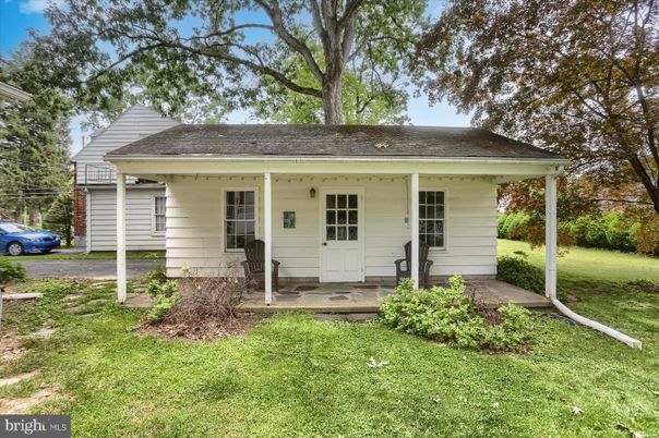 Exterior, Facade, Cape Cod