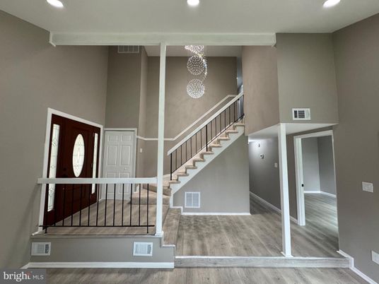 Interior, Recessed Lighting, Wood Texture Flooring