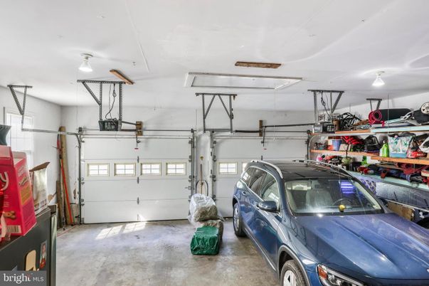 Garage, Interior