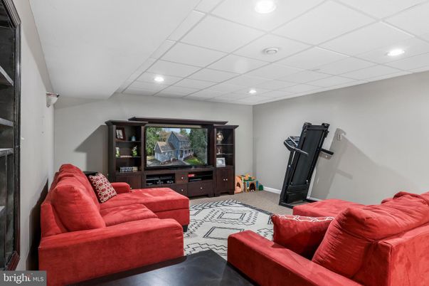 Fitness Equipment, Interior, Living room, Recessed Lighting