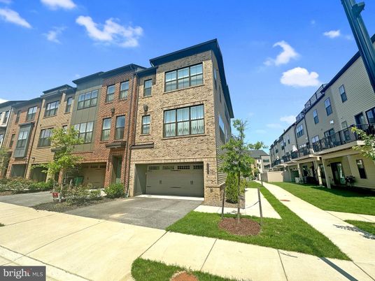 Attached, Exterior, Facade, Brick Facade, Rowhouse