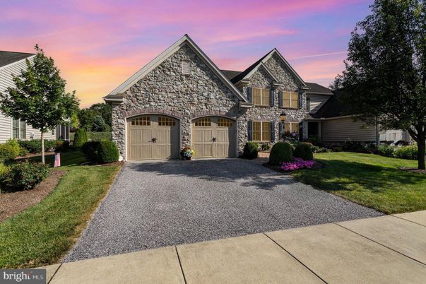 Attached, Exterior, Facade, Brick Traditional