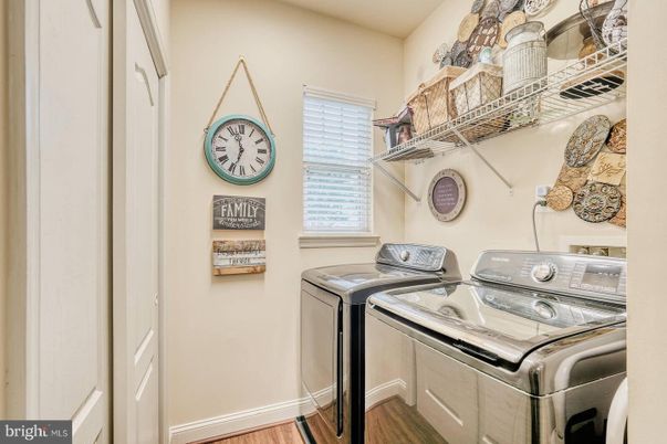 Interior, Washer, Wood Texture Flooring