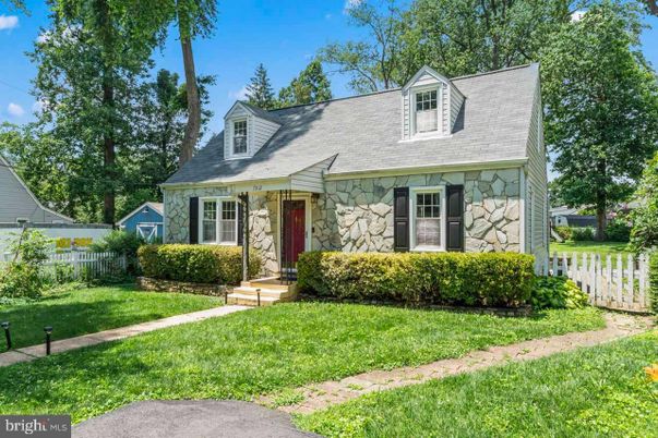 Exterior, Facade, Cape Cod