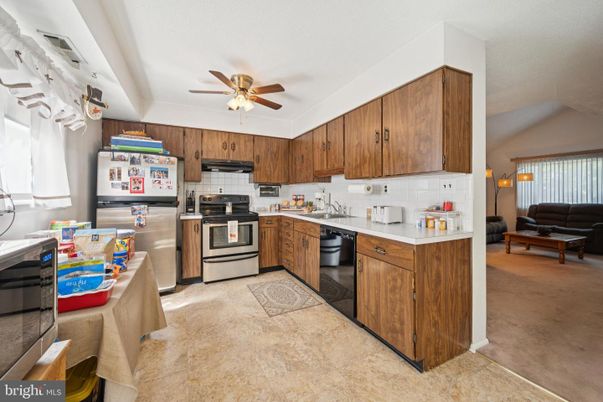Interior, Kitchen, Stainless Steel Appliances