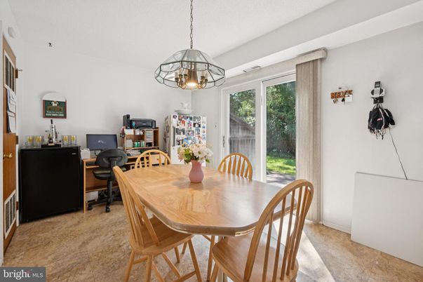 Chandelier, Dining room, Interior, Pendant Lights