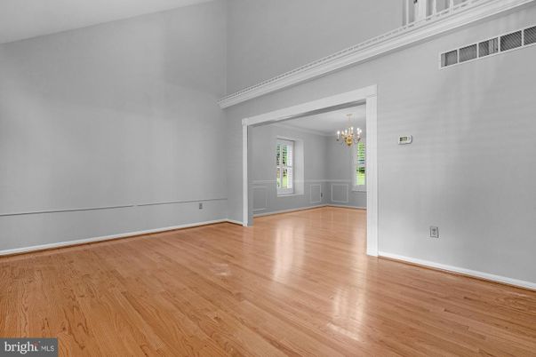 Chandelier, Empty room, Interior, Wood Texture Flooring