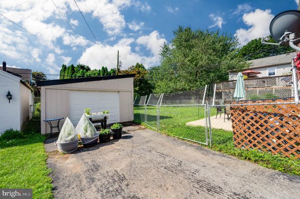 Backyard, Detached Garage, Exterior