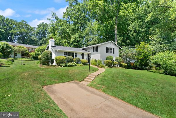 Backyard, Exterior, Facade, Ranch
