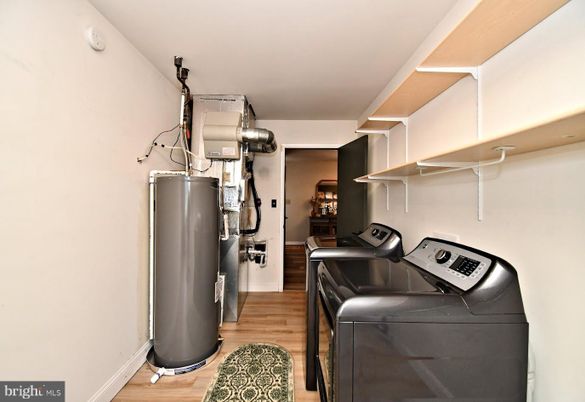 Interior, Washer, Wood Texture Flooring