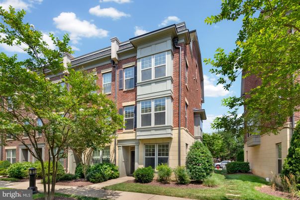 Exterior, Facade, Brick Facade, Rowhouse