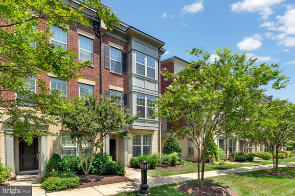 Exterior, Facade, Brick Facade, Rowhouse
