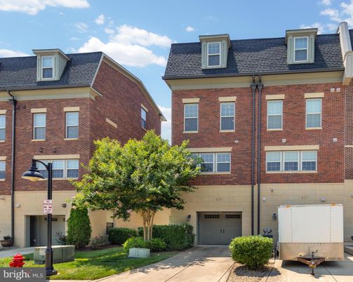 Attached, Exterior, Facade, Brick Facade, Rowhouse