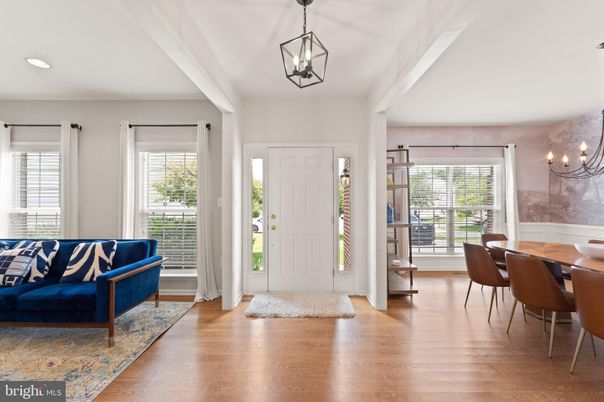 Chandelier, Dining room, Interior, Pendant Lights, Recessed Lighting, Wood Texture Flooring
