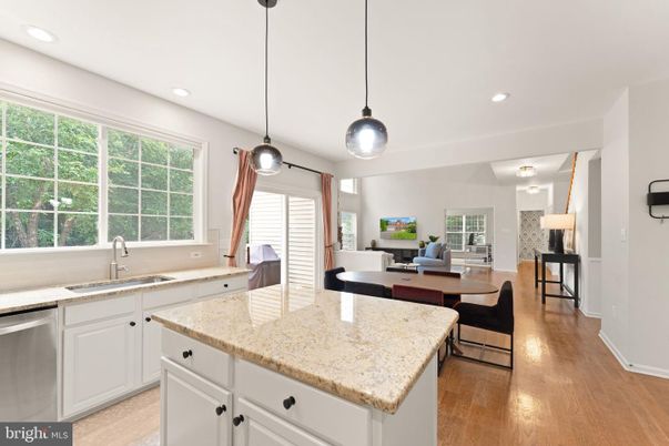 Dining room, Interior, Kitchen, Pendant Lights, Recessed Lighting, Wood Texture Flooring