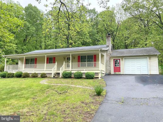 Attached, Backyard, Exterior, Facade, Ranch