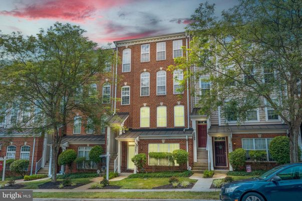 Exterior, Facade, Brick Facade, Rowhouse