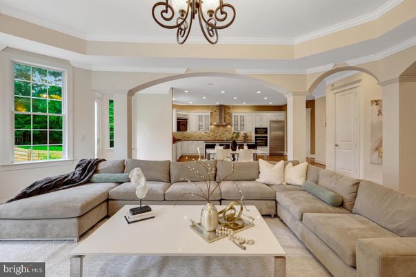 Chandelier, Interior, Kitchen, Living room, Recessed Lighting, Stainless Steel Appliances