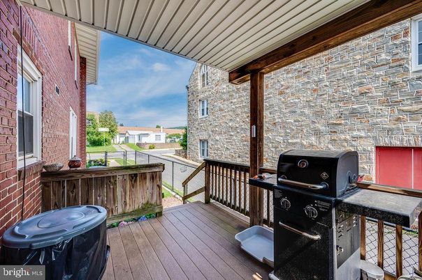 Exterior, Wood Texture Flooring
