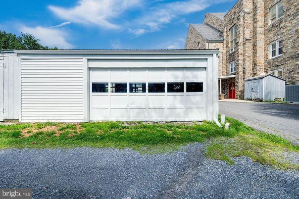 Detached Garage, Exterior