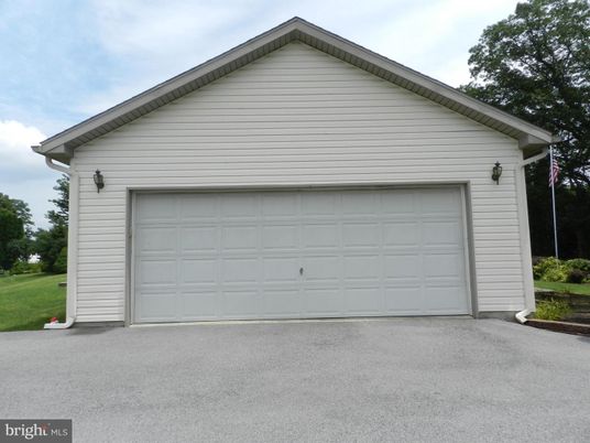 Detached Garage, Exterior