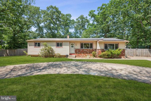Backyard, Exterior, Facade, Brick Facade, Ranch