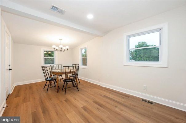 Chandelier, Dining room, Interior, Recessed Lighting, Wood Texture Flooring