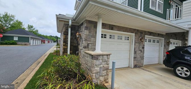 Detached Garage, Exterior
