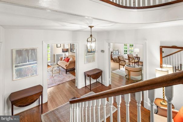 Interior, Pendant Lights, Wood Texture Flooring