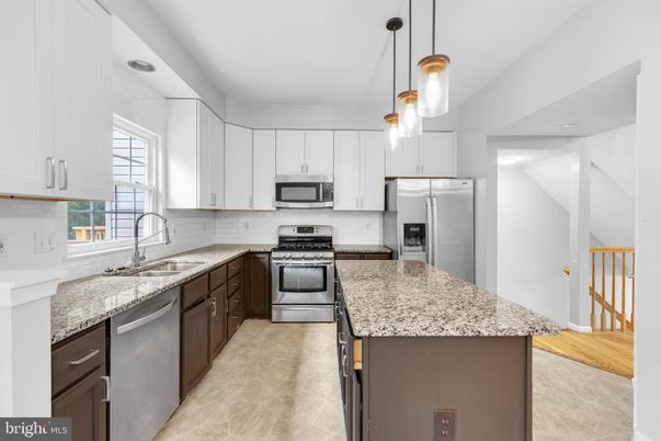 Interior, Kitchen, Pendant Lights, Stainless Steel Appliances
