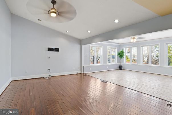 Empty room, Interior, Recessed Lighting, Wood Texture Flooring