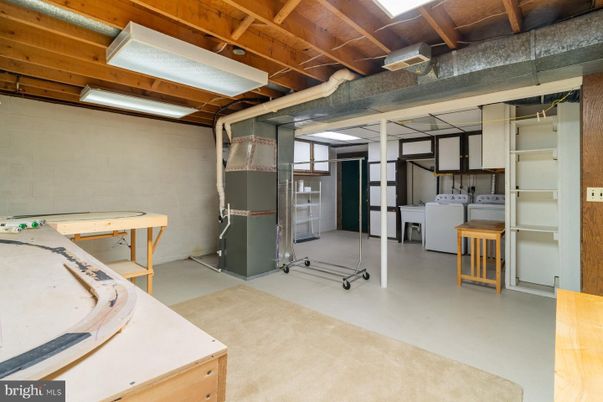 Interior, Washer, Wooden Beams