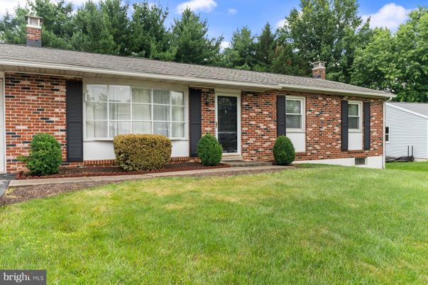 Exterior, Facade, Brick Facade, Ranch